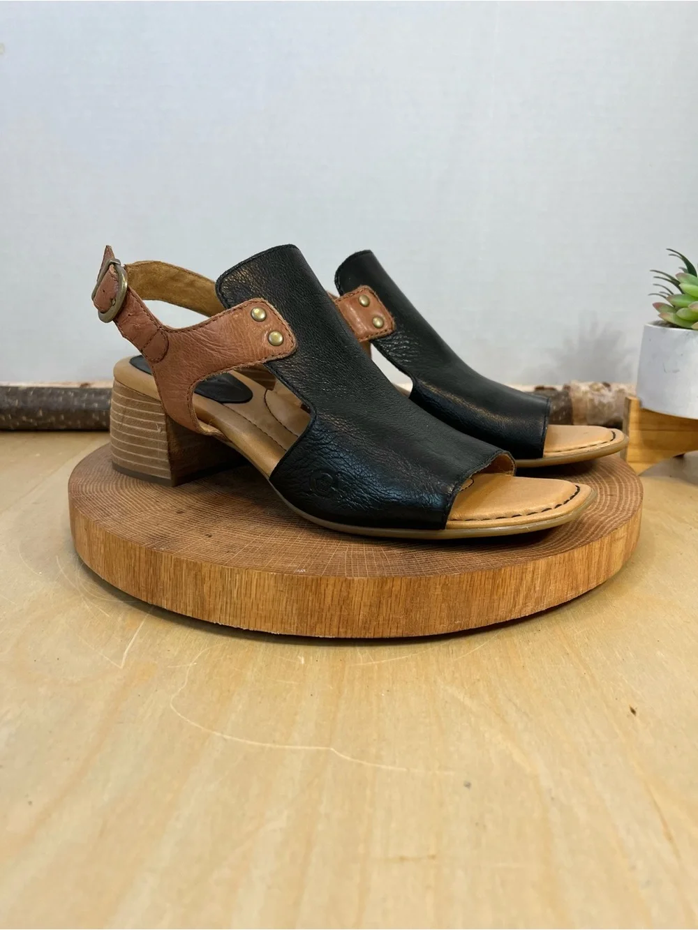 NWOB Born Women's Sylvie Slingback Sandals Size 9 Black/ Brown Leather